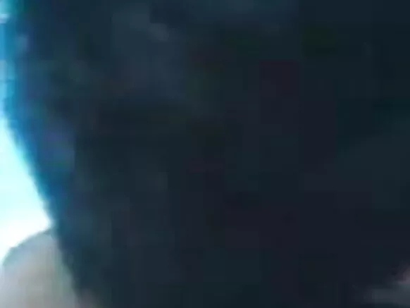 සරාගී බ්රා එකක් සහිත දේශී දේශී කෙල්ල