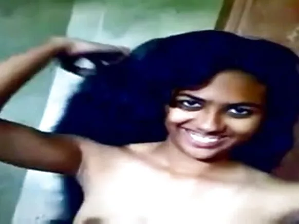 ඉන්දීය යෞවනිය තම පෙම්වතා වෙනුවෙන් නිරුවත් වෙයි