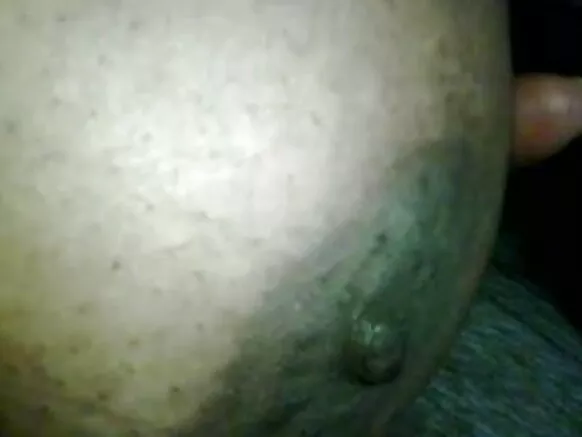 ලොකු රවුම් පියයුරු මල්ලු සරාගී චිත්රපටයේ නැන්දා මගේ පියයුරු වලට ආධාර කරනවා