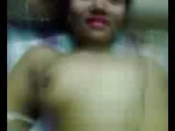 දේශී කෙල්ලට ඇගේ පෙම්වතා පෙම්වතා රාණි මුඛර්ජි සරාගී පතල විසින් කෙලෙව්වා