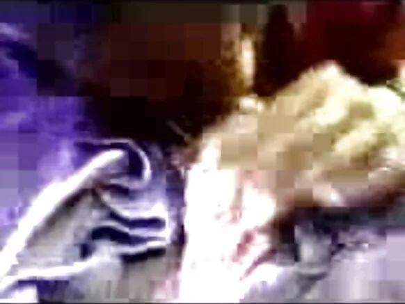 දෙමළ ඇන්ටි කුකුළා උරා බොන චිත්රපට වීඩියෝව බසයේ සරාගී උරා බොන