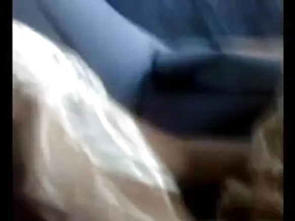 විශාල පසුපස දේශී සරාගී චිත්රපටය bf සේවිකාව සමඟ මෝටර් රථයේ විනෝද වන්න