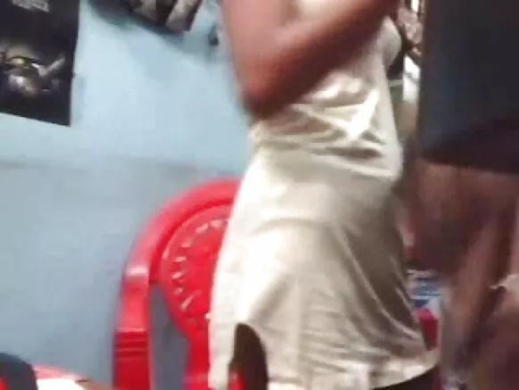 Desi Madrasi සරාගී ඡායාරූප යොවුන් දැරිය වයසක මිනිසෙකු විසින් කෙලවා ඇත