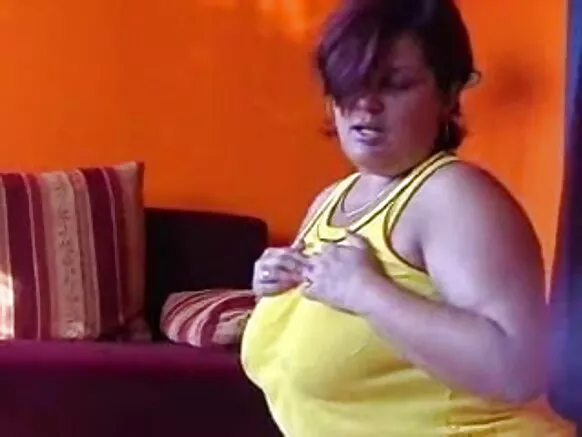 ඉන්දියානු ගැහැණු ළමයා සහ සරාගී චිත්රපටය - BBW Domme India BBW ඇගේ වහලෙකුට මුහුණ දෙයි