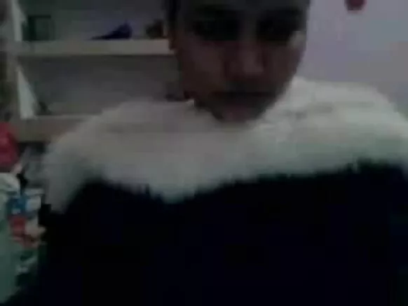 Hot Indian Busty Nena වෙබ් කැමරාවේ ඇගේ විශ්මයජනක පියයුරු වලින් ආරම්භ වේ