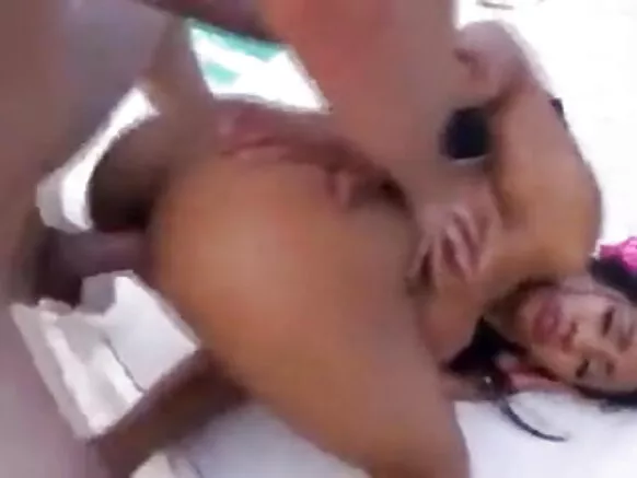 ජංගම දුරකථන යනු ඉන්දියානු භාර්යාවන් තම ස්වාමිපුරුෂයා රවටා ගැනීමේ මාර්ගයකි.