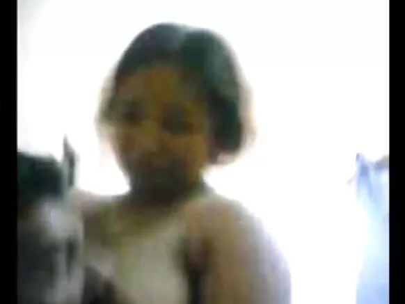 සරාගී නැන්දා දැවැන්ත පියයුරු පෙන්වයි සරාගී වීඩියෝ රූපය kerala anti boobs