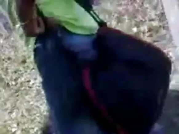 දේශී ගණිකාව එළියේ කෙලවා ඇගේ බූරුවාට කෙලවන්න එපා කියා ඩැංගි ෆොටෝ සරාගී වීඩියෝ චිත්රපටිය hd