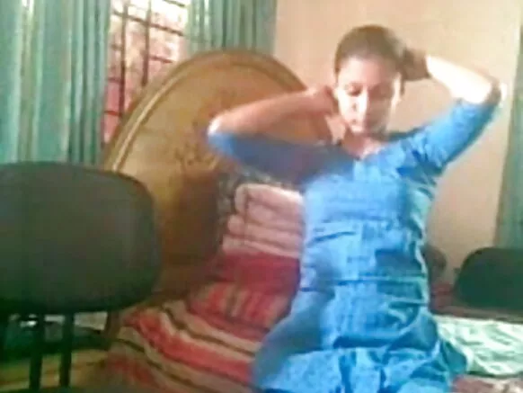 නගර නැන්දා ඇගේ ස්වාමිපුරුෂයා වෙනුවෙන් පටිගත කෙරේ