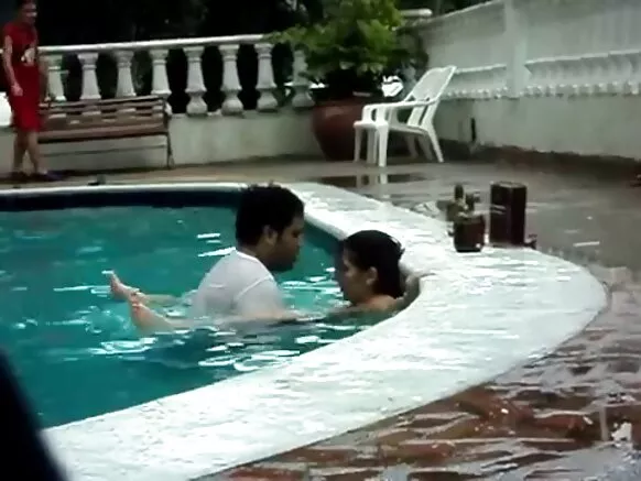 ඉංග්රීසි ලිංගික ලිංගික චිත්රපටය තටාකයේ