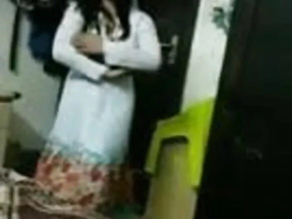 පකිස්තාන චුඩායි 2 ගණිකාවන් සම්පූර්ණ සරාගී චිත්රපට වීඩියෝවක